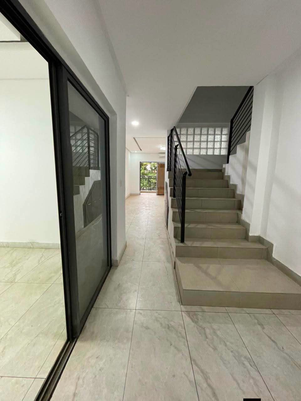 Splendide 4 pièces au 1er étage style duplex