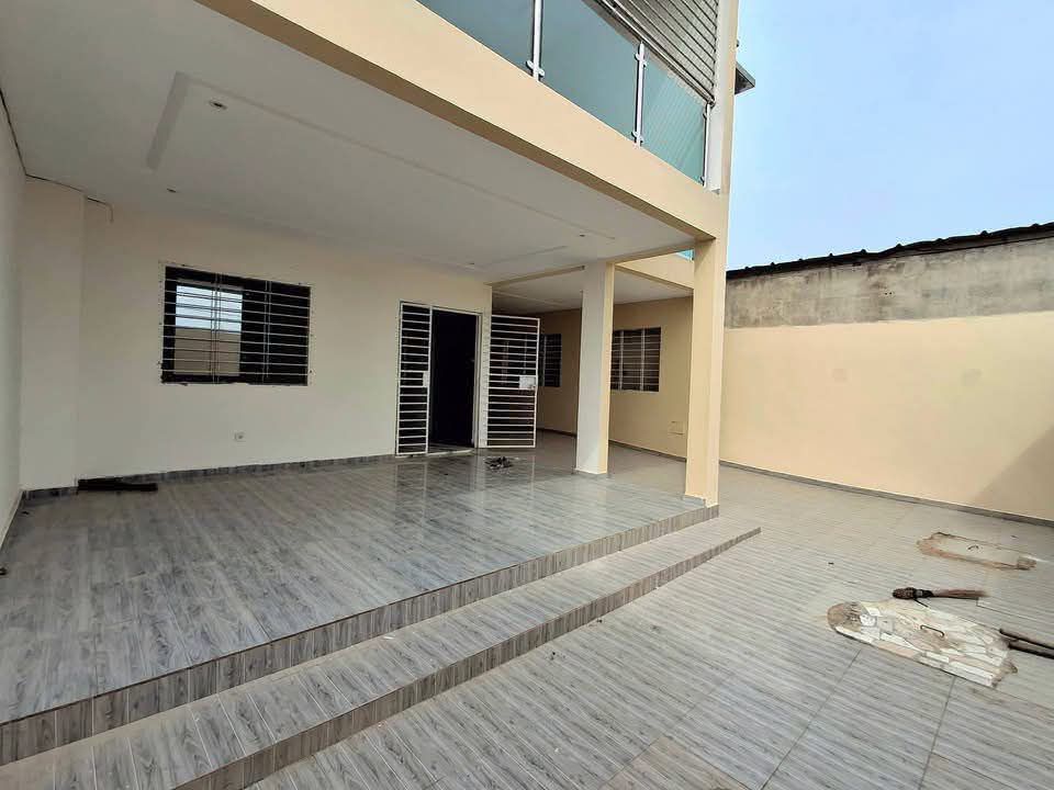 Duplex 5 pièces bon standing