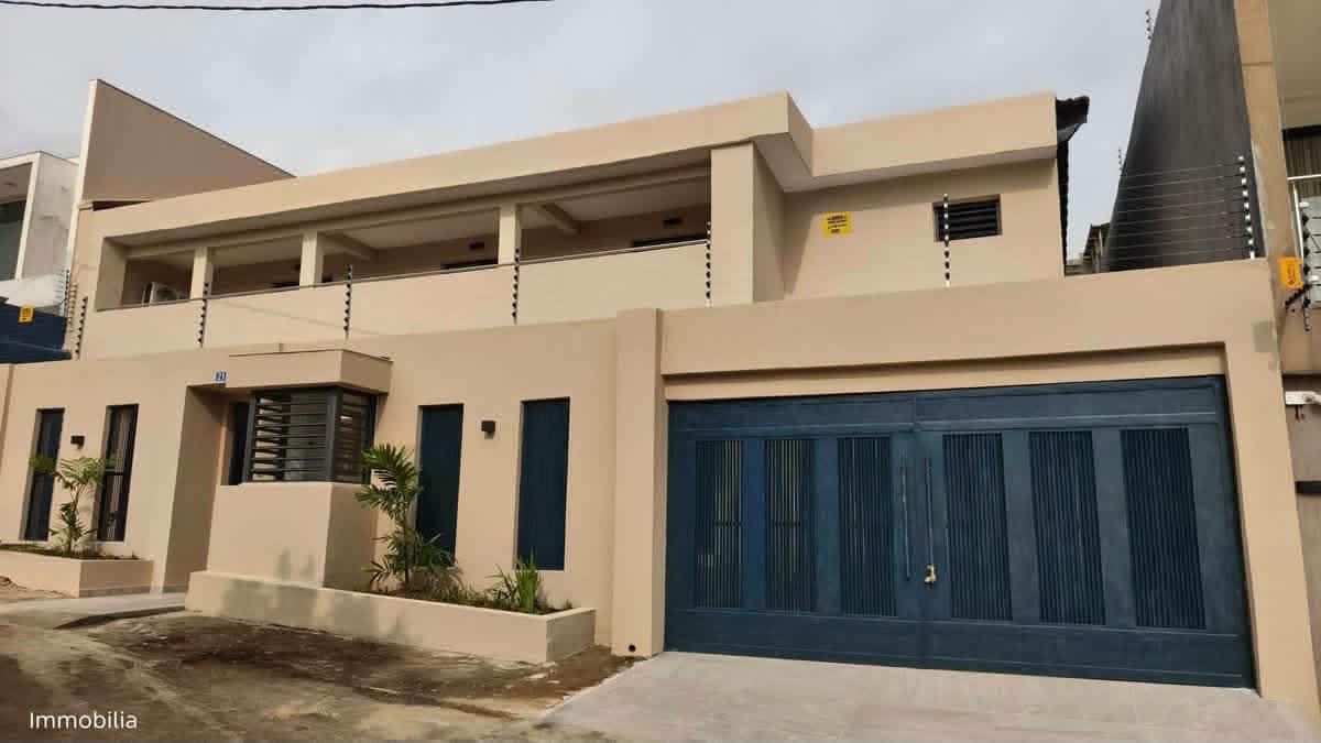 Somptueuse villa duplex 7 pièces jamais habitée avec ACD