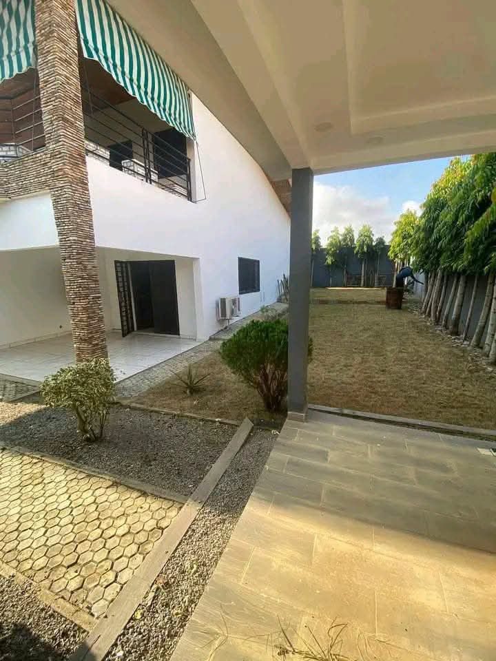 Villa duplex 7 pièces haut standing
