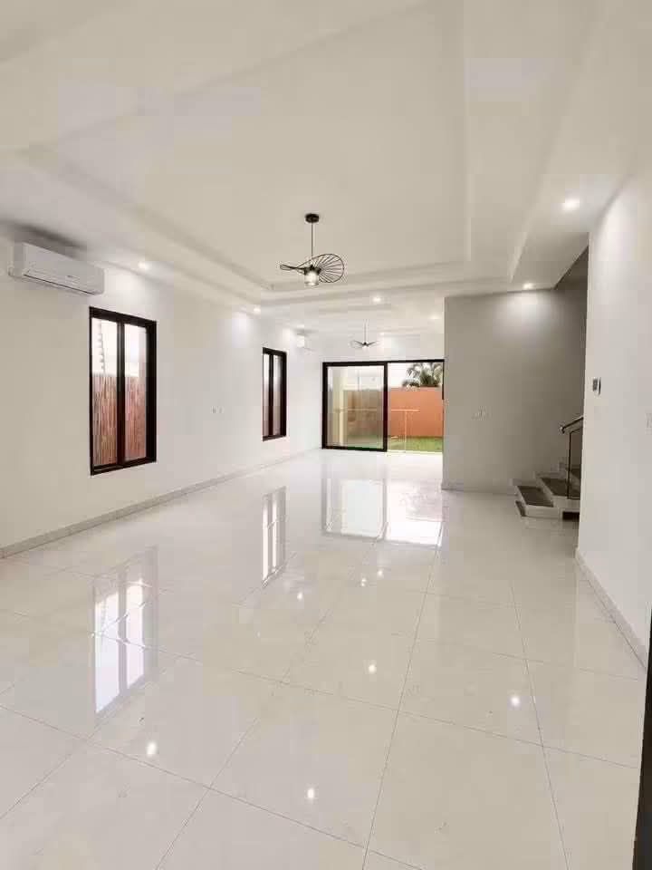 splendide villa duplex 6 pièces jamais habité avec ACD