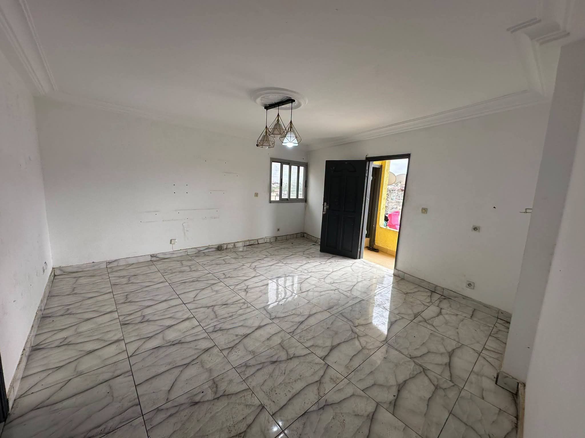 Spacieux logement 2 pièces au 1er étage