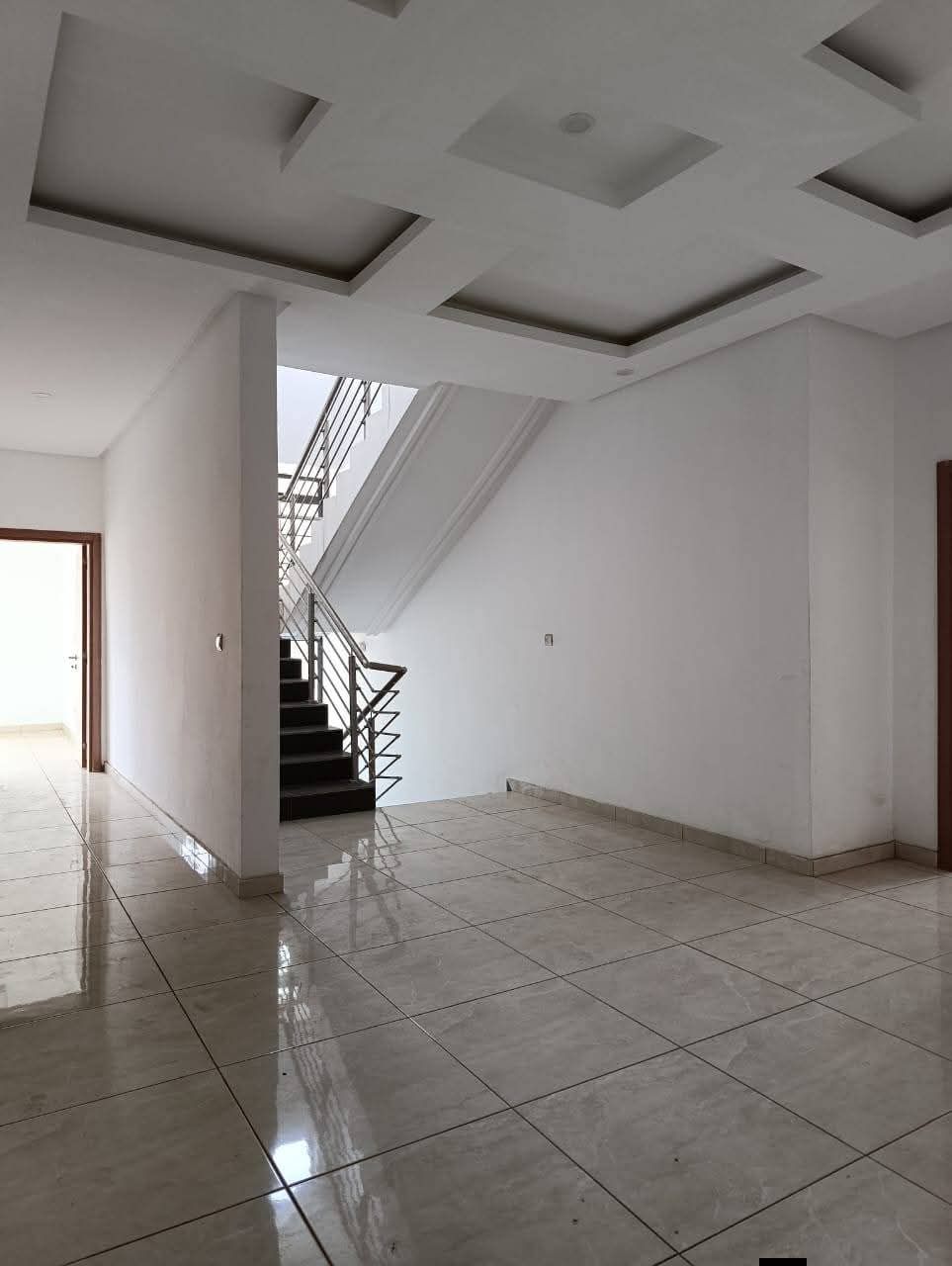 Villa duplex 6 pièces jamais habitée