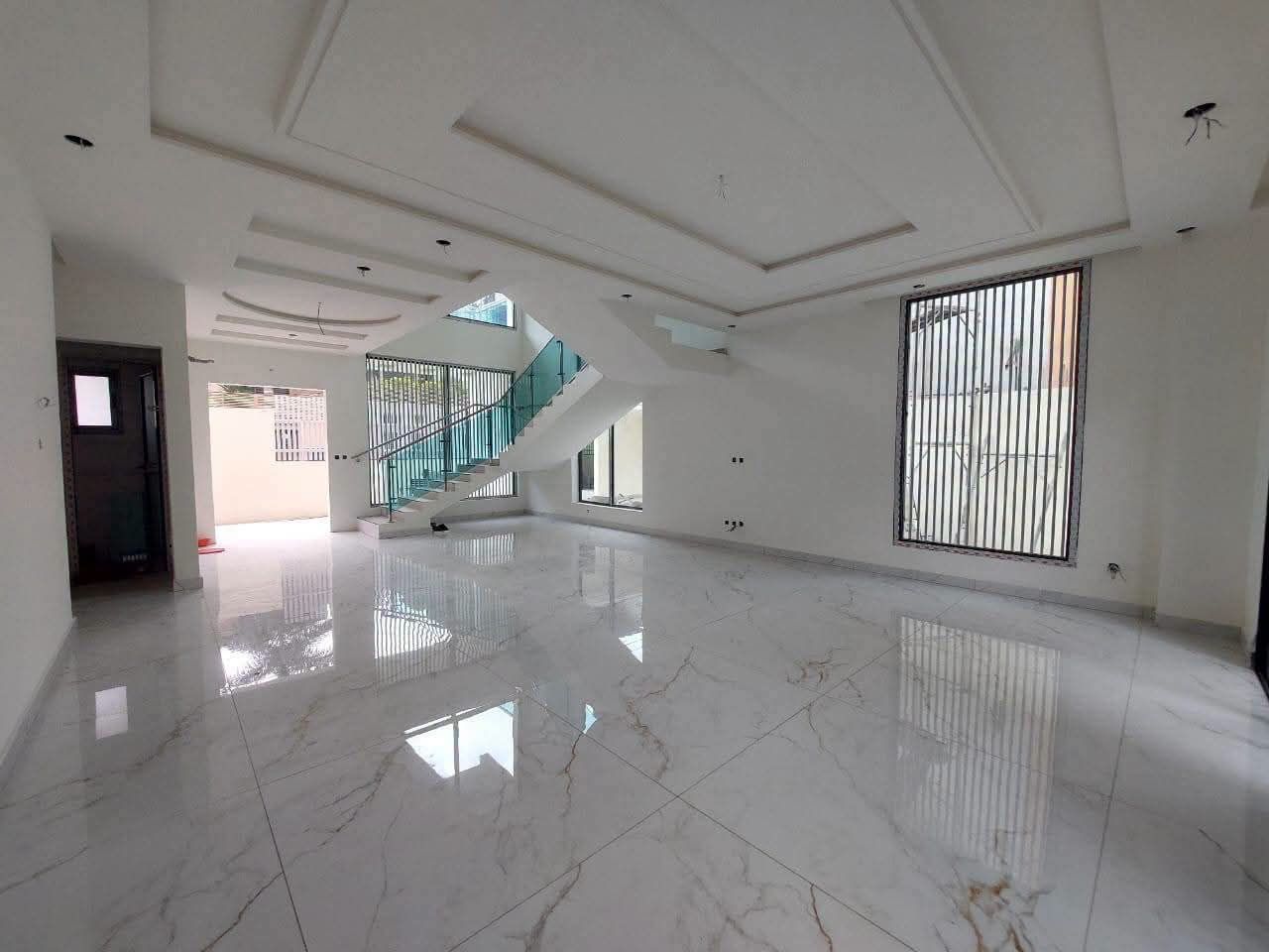 Belle villa duplex 8 pièces jamais habitées avec ACD