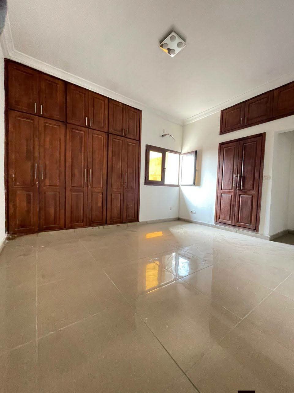 Spacieux appartement 5 pièces au 2e étage