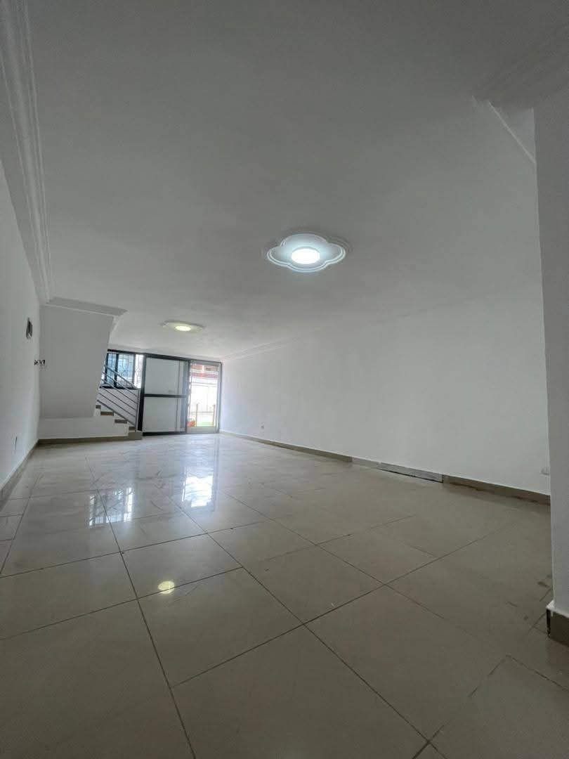 Magasin en mezzanine