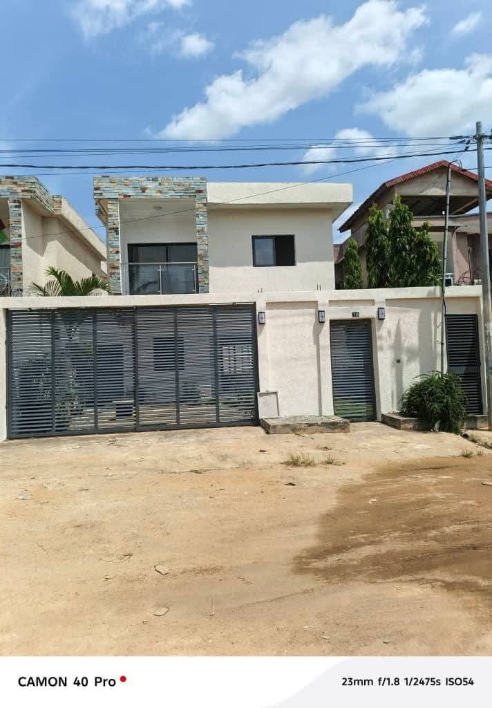 Magnifique duplex 6 pièces bon standing