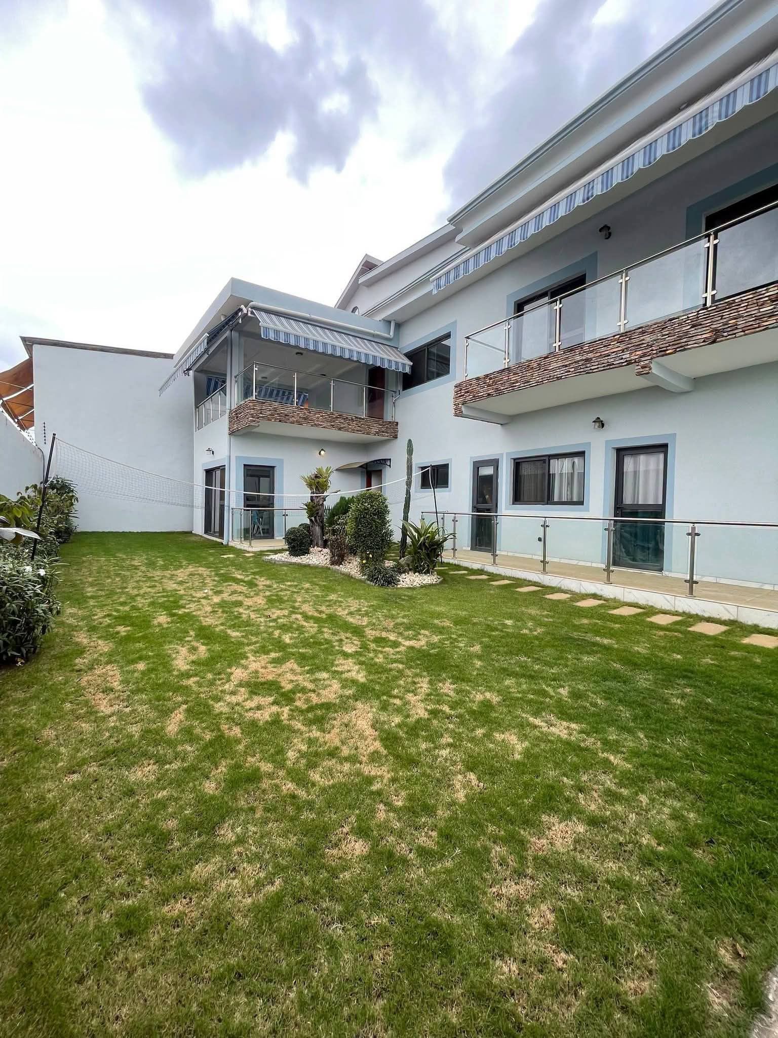 Villa duplex 9 pièces haut standing