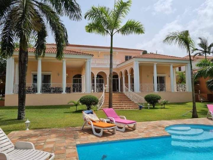 À VENDRE UNE VILLA DUPLEX HAUT STANDING