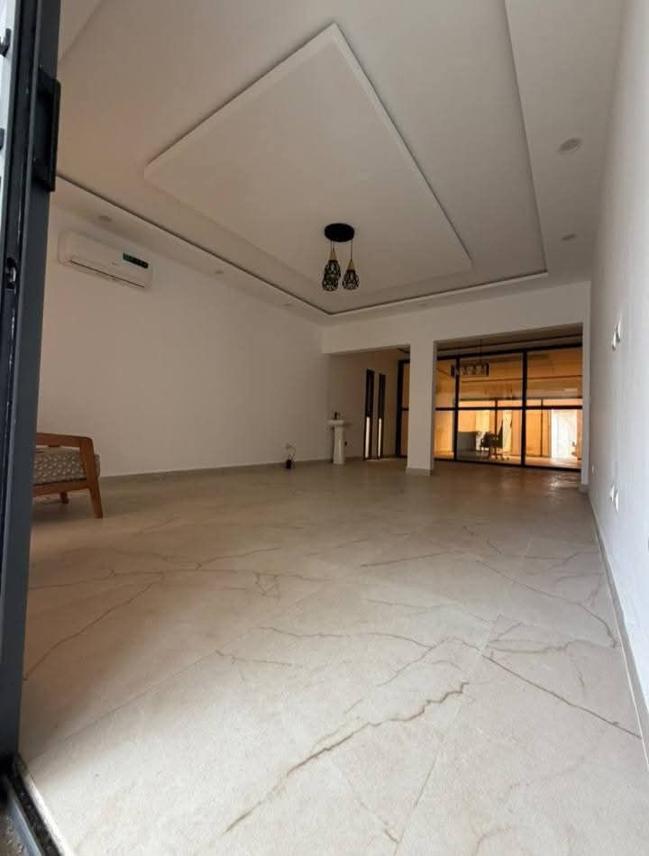 Bel appartement 5 pièces au rez-de-chaussée