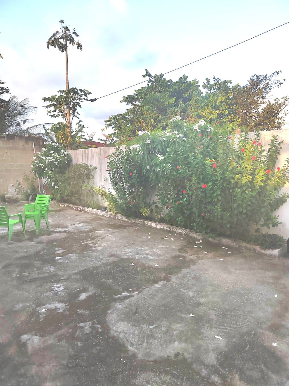 Villa 5 pièces+ 1 magasin