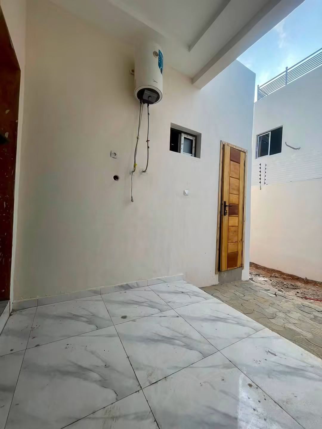 Belle villa basse 4 pièces bon standing avec ACD