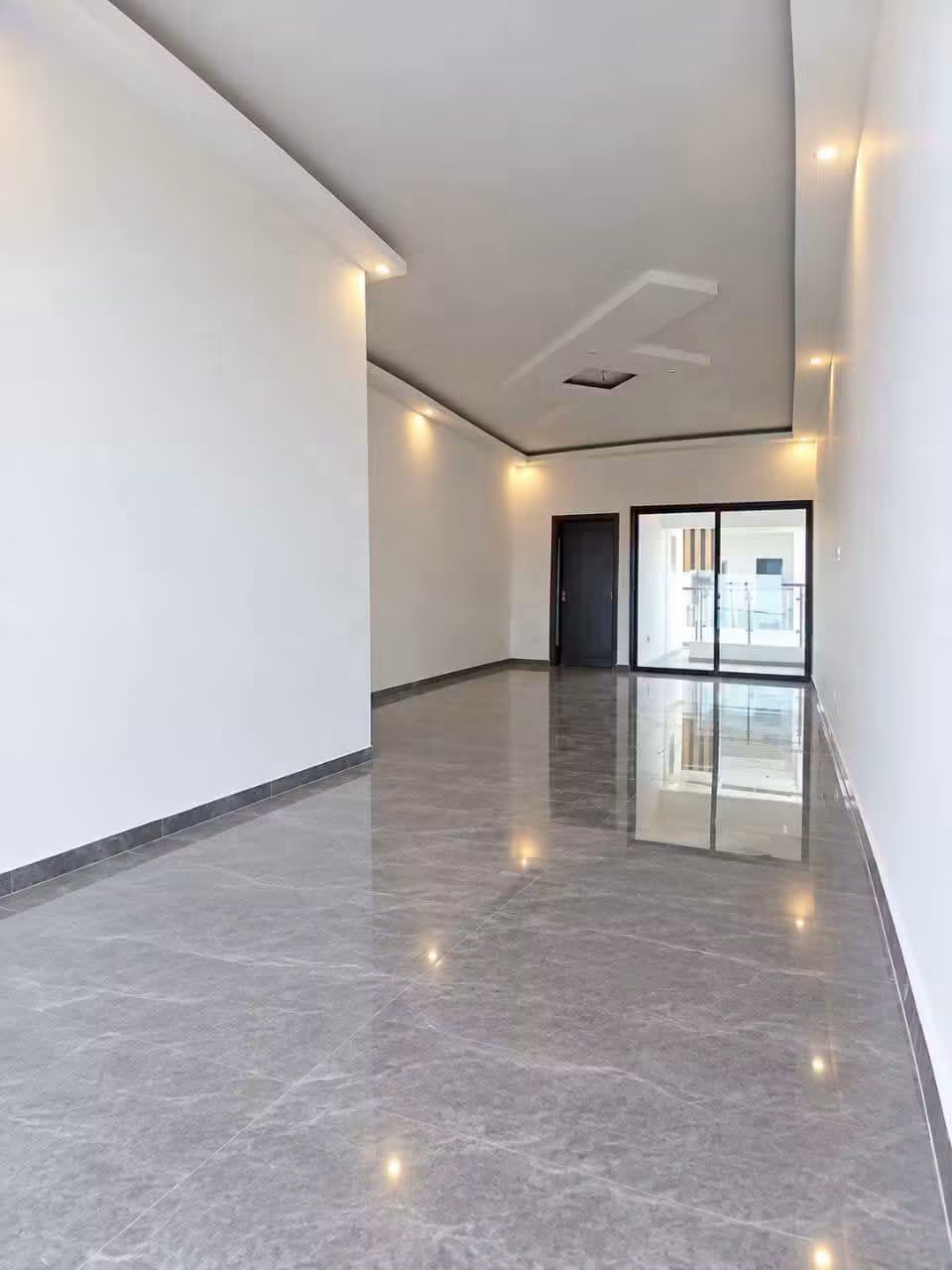 Appartement 3 pièces au 2e étage Bon standing
