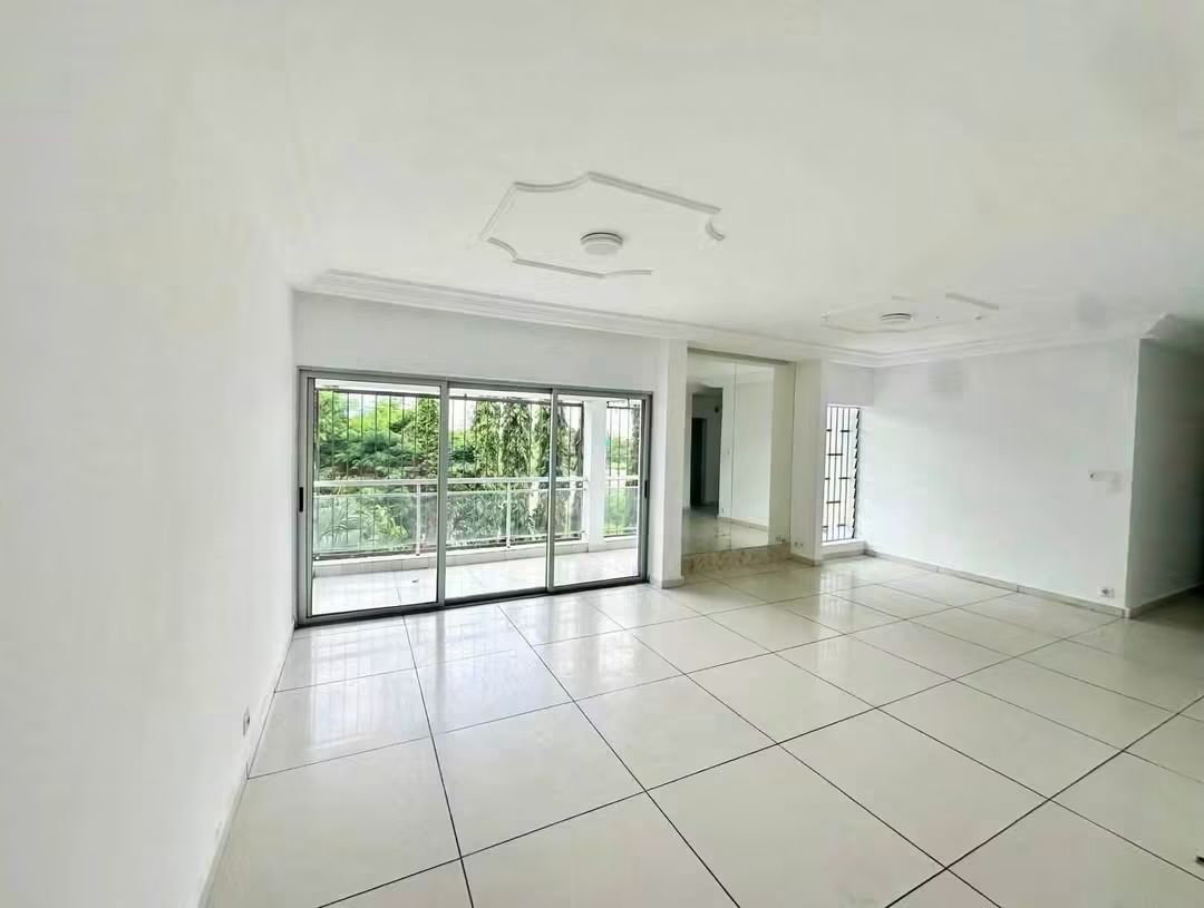 Appartement 5 pièces au 1er étage