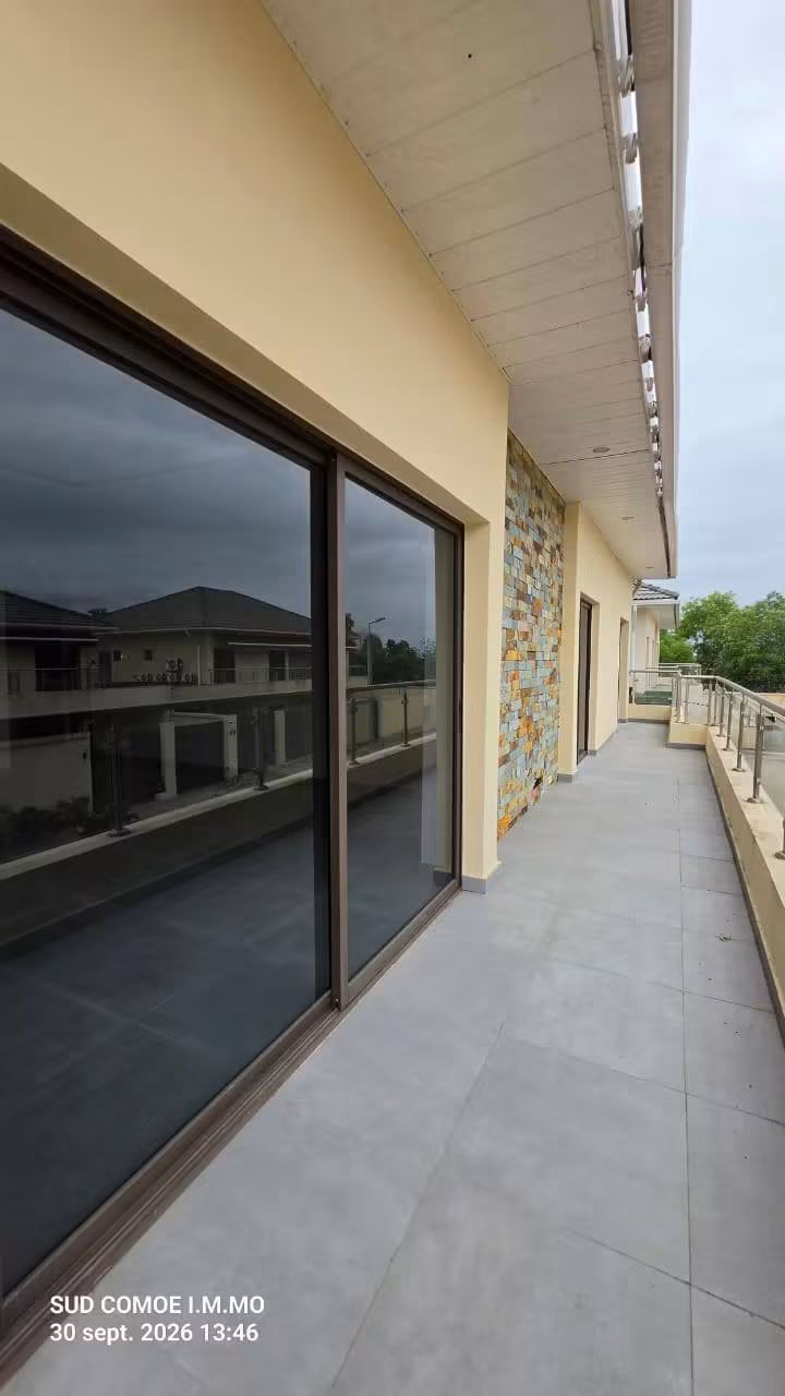 Villa duplex 7 pièces bon standing