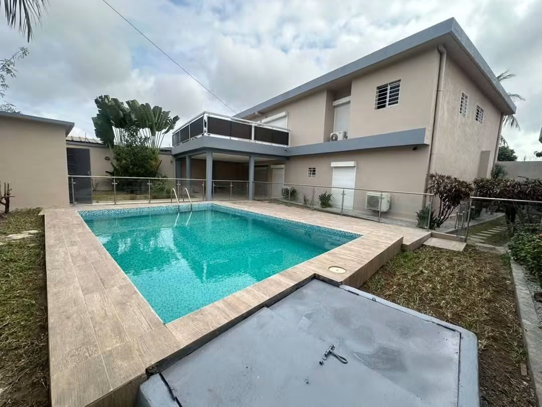 Villa duplex 7 pièces bon standing
