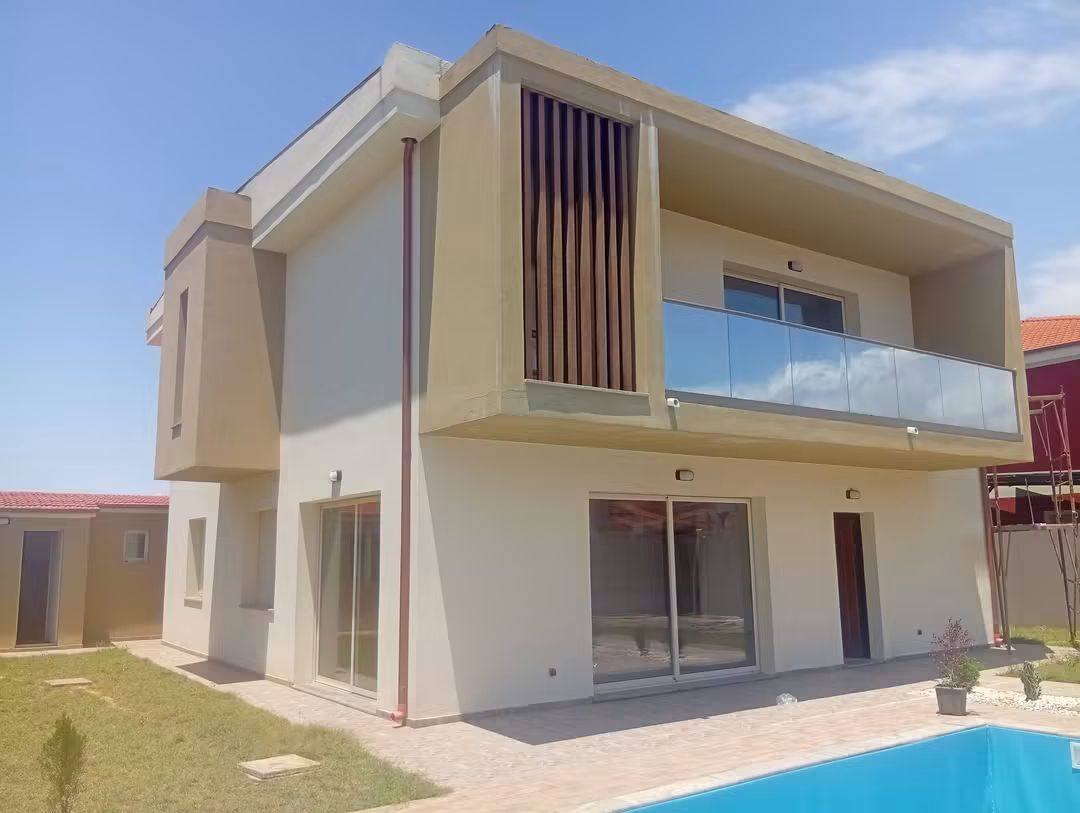 Grande villa 5 pièces haut standing nouvelle construction