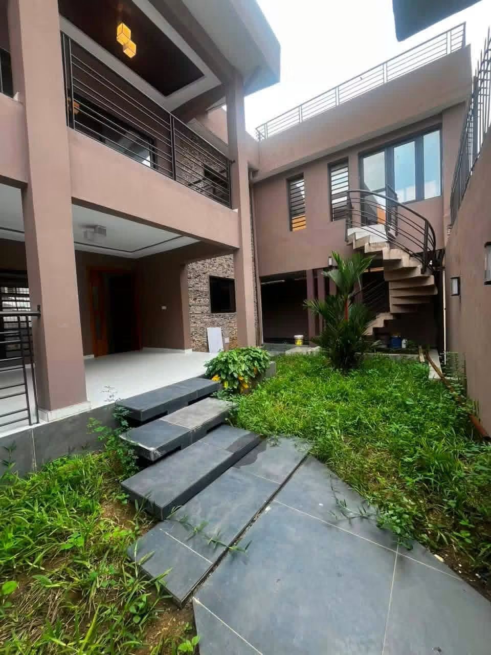 Magnifique duplex 7 pièces haut standing