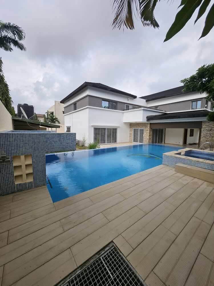 Magnifique duplex 10 pièces bon standing
