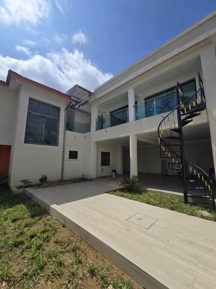 Splendide duplex 7 pièces jamais habitées